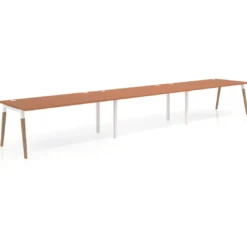 Mesa de oficina en continuidad Arki triple, patas de madera, fondo 100cm