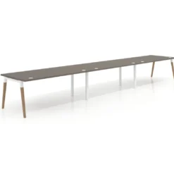Mesa de oficina en continuidad Arki triple, patas de madera, fondo 100cm