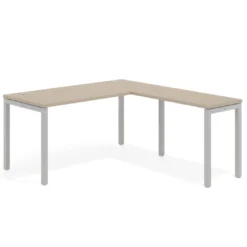 Mesa de oficina en L Kube fondo 68cm con ala estrecha, estructura aluminio
