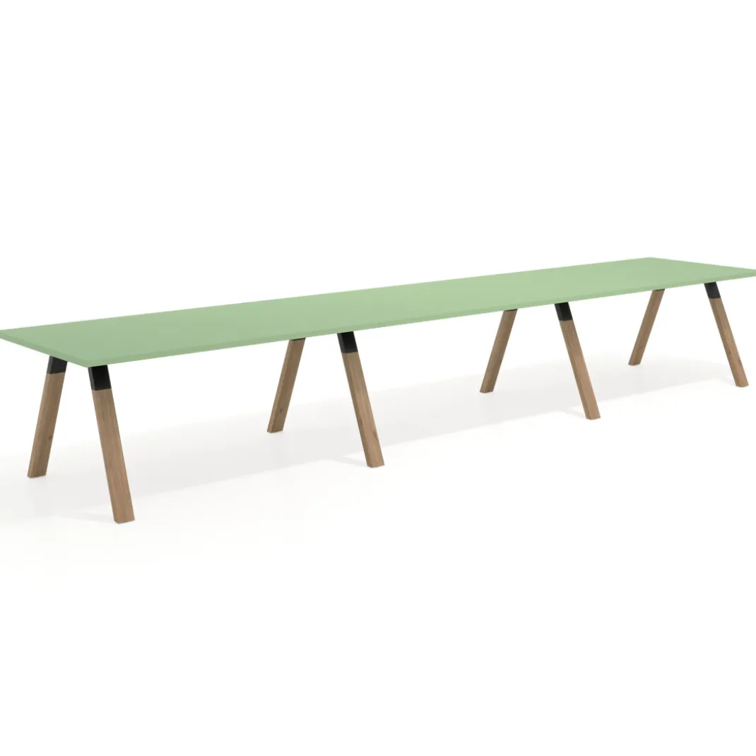Mesa de oficina progresiva UvePro triple, fondo 100cm, estructura negra, patas de madera