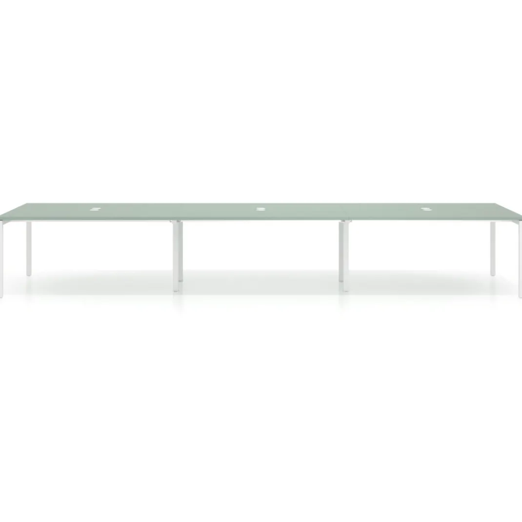 Mesa para coworking encimera continua triple Kube, fondo 126 cm, estructura blanca