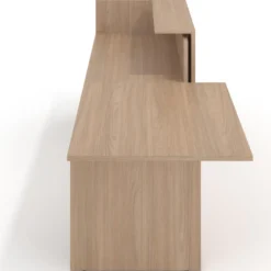 Mostrador inicial con módulo de atención, estructura monocolor