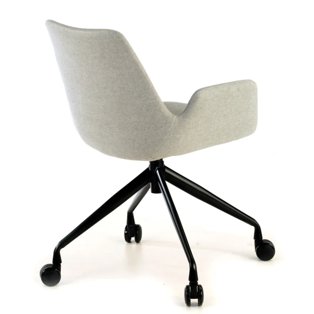 Silla Giratoria Elodie, estructura con ruedas