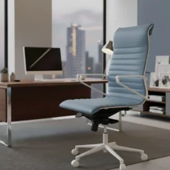Sillón oficina Diseño Forli, estructura blanca, respaldo alto, ecopiel